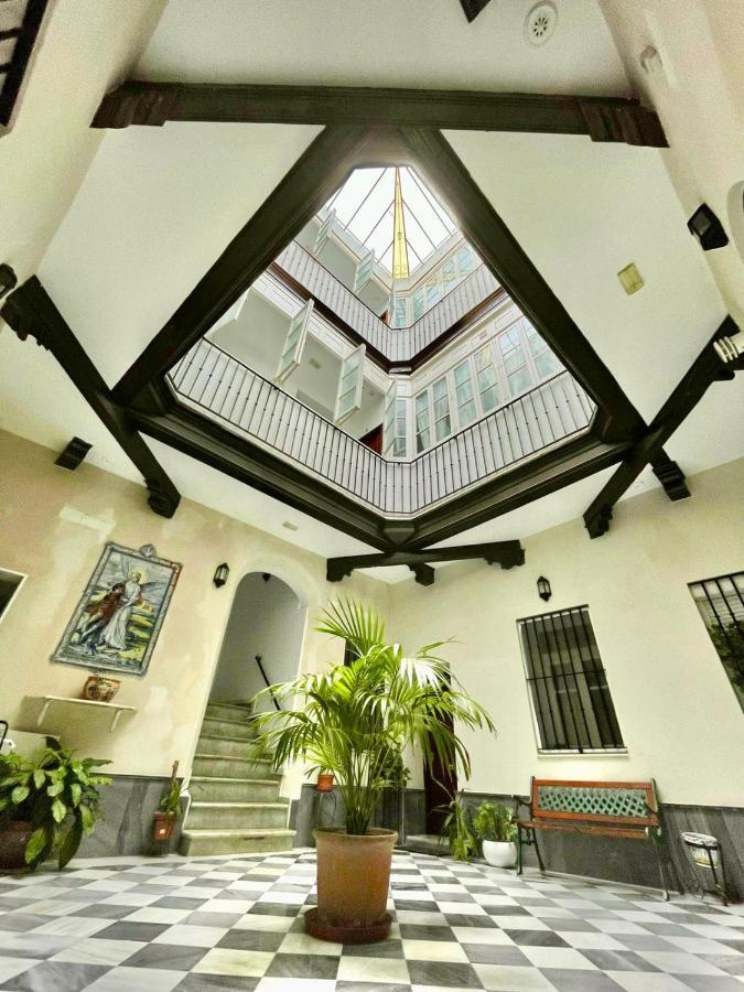 Gatu Villa Gadir, Preferente Mayores De 25 Anos Y Familias 加的斯 外观 照片